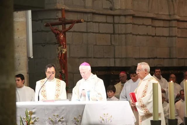 D. Manuel da Rocha Felício, Bispo da Guarda, durante uma celebração litúrgica na Sé.