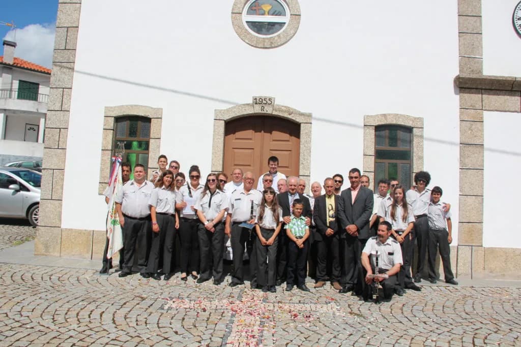 Pauta musical com cânticos litúrgicos para a celebração da missa do Segundo Domingo da Páscoa.