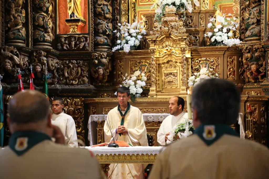 Cerimónia de tomada de posse da Junta Regional da Guarda do Corpo Nacional de Escutas na igreja de São Francisco.
